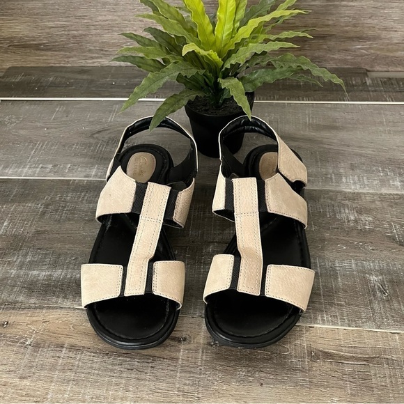 CLARKS Reid Delmar Nubuck Light Tan Leather Sandal Size 9 - Picture 5 of 9